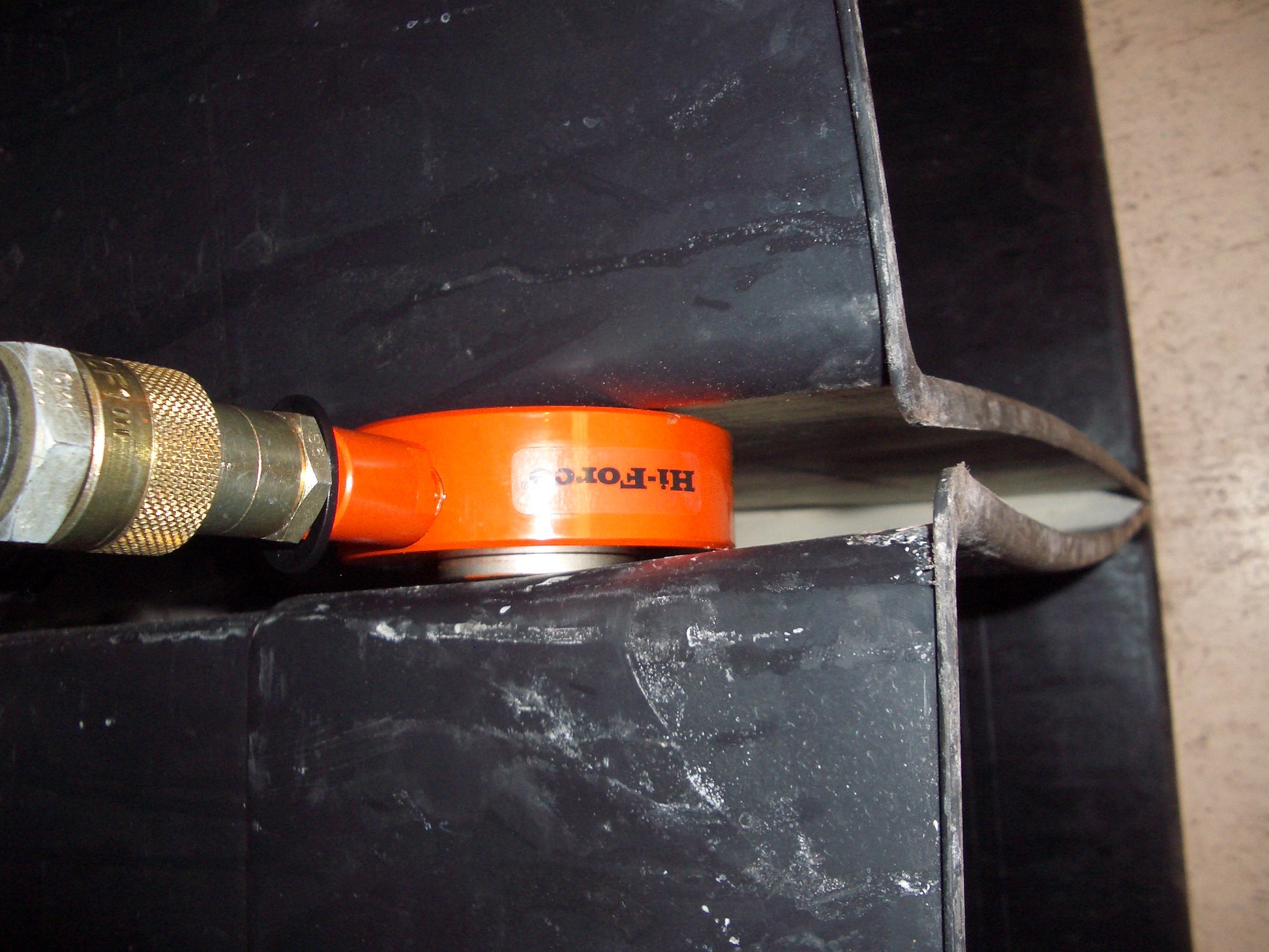 Hi-Force HVL100 low-profile piston jack 104,000 kg, 6 mm stroke